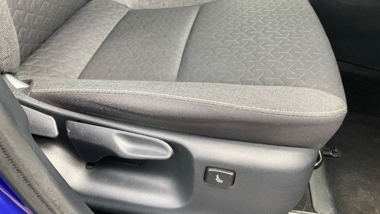 Toyota Yaris Cross 1.5 Hybrid Design 5dr CVT Hybrid Estate